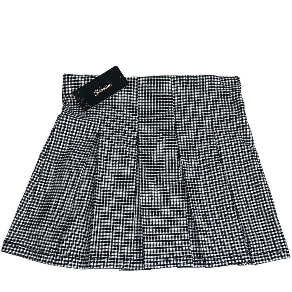 NWT SHINESTAR Black & White Pleated Skirt Size Small
